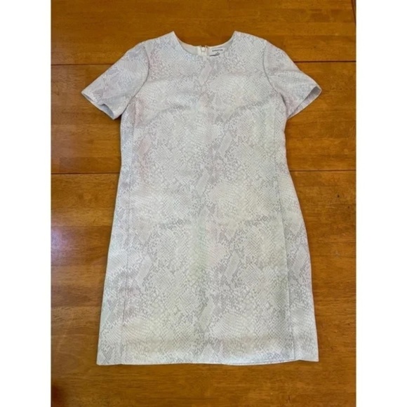 Babaton Aritzia Short Mini Lined Pearl Dress Short Sleeve Gray Print, Size XS S - Picture 10 of 11
